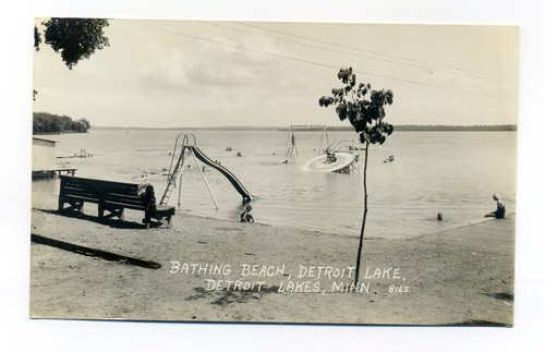 Detroit lakes odd tilted - mn,,