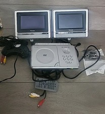 Venturer PVS 1961 Portable DVD Player Dual LCD Screen Silver Controller Remote