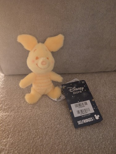 Yellow piglet keyring - yellow,