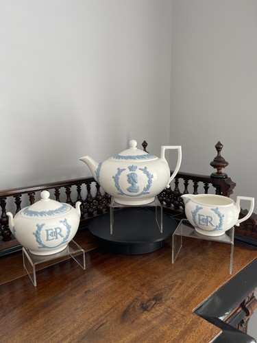 Wedgwood queensware queen - wedgwood,