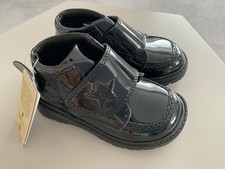 MARKS & SPENCER YOUNG CHILDS PATENT LEATHER BOOTIES SIZE 6/23. BNWT.