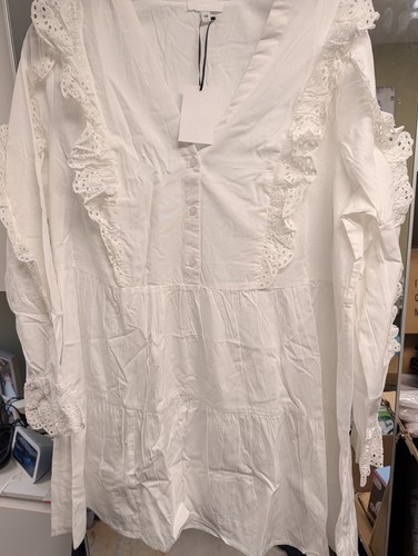 Simply white ruffle detail - white,