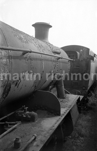 Barry scrapyard 0 3845 - barry,