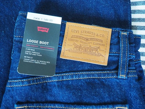 Levi loose bootcut jeans - levi’s,