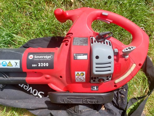 Garden leaf blower and hoover - garden,
