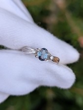 18ct White Gold Natural