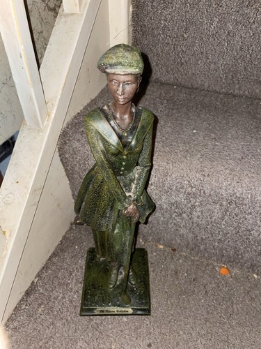 Bronze effect female lady - bronze,