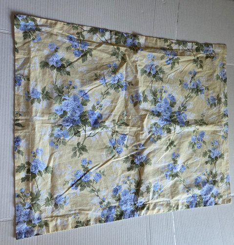 Laura ashley standard - laura,