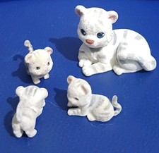 Jungle In My Pocket Snow Tiger Family. Rare Retired. Ex Condition. Gift.