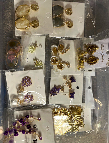 Pairs gold tone - 10,