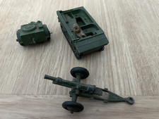 VINTAGE DINKY 18 POUNDER FIELD