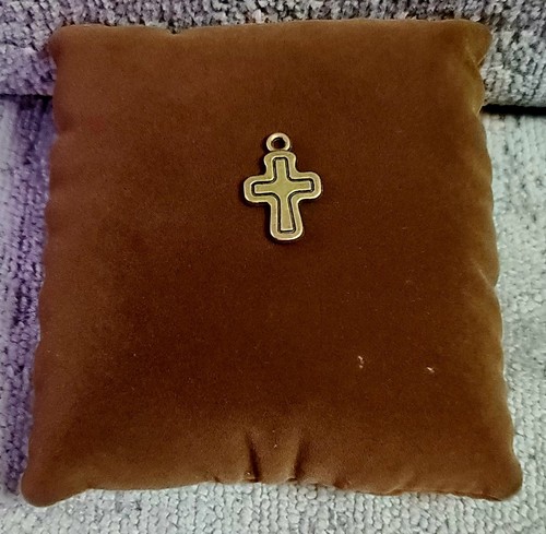 Crucifix cross small brass - small,