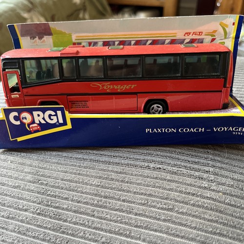 Corgi voyager plaxton coach - voyager,