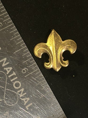 Vintage boy scouts pin gold - boy,
