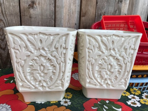 Pair vintage beswick cream - of,