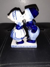 Vintage Dutch Handpainted Delft Blue & White Kissing Couple Figurine