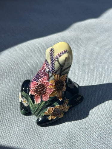Frog old tupton ware - frog,