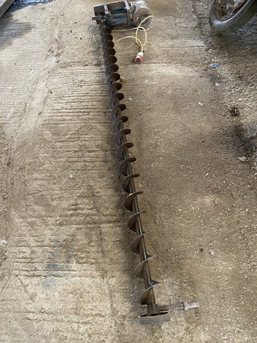 Grain bin sweep auger - bin,