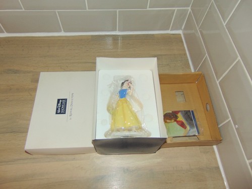 Royal doulton princesses snow - doulton,