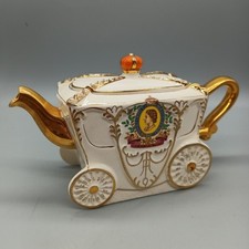 Vintage Unicorn Pottery Queen