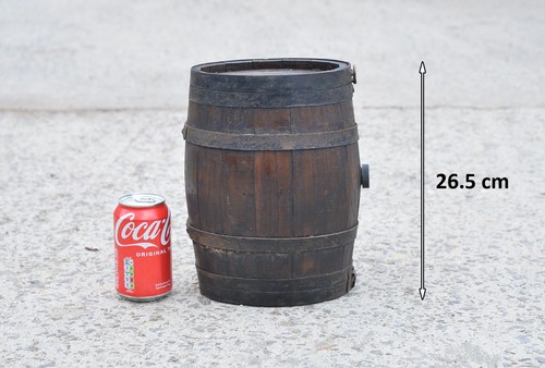 Vintage old wooden barrel wood