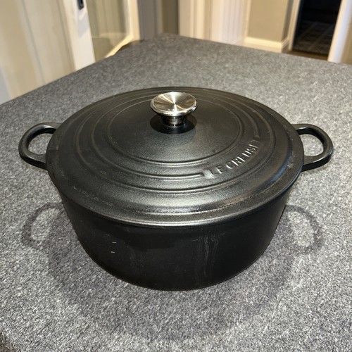 Creuset cast iron - cast,