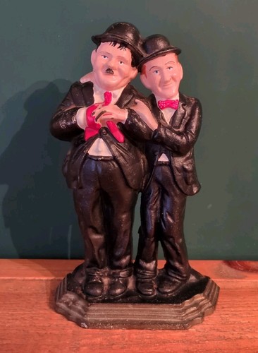 Laurel and hardy - cast, iron