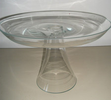 STUNNING TALL CRYSTAL GLASS