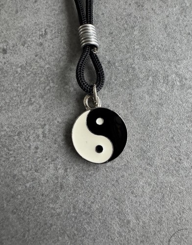 Yin yang charm black - yang,