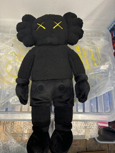 Kaws holiday hong - hong, kong