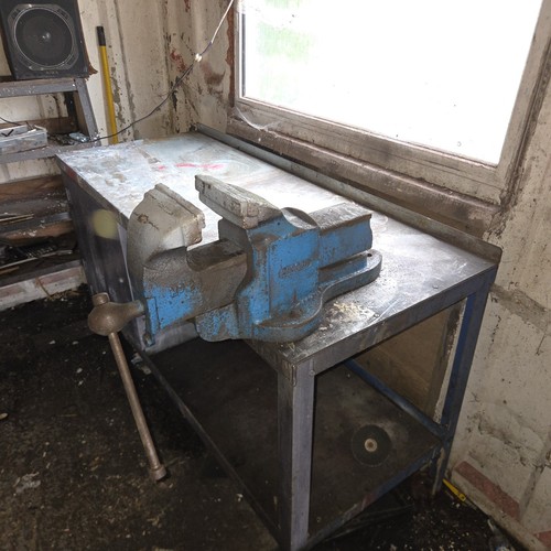 Heavy duty metal work bench - duty,