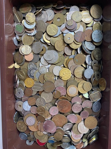 Job lot world - b), tokens