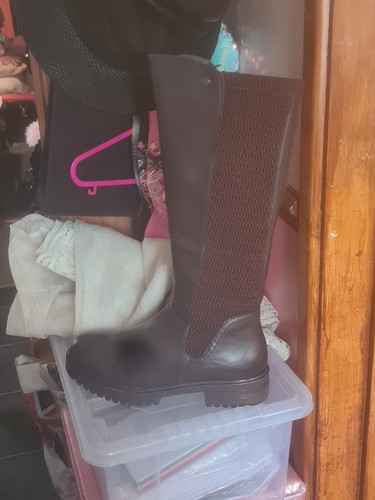 Knee high boots size - high, 6