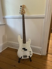 Player Precision Bass, Pau