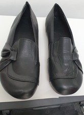 Ladies black leather flat