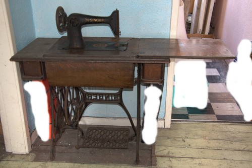 Antique singer sewing machine - singer,