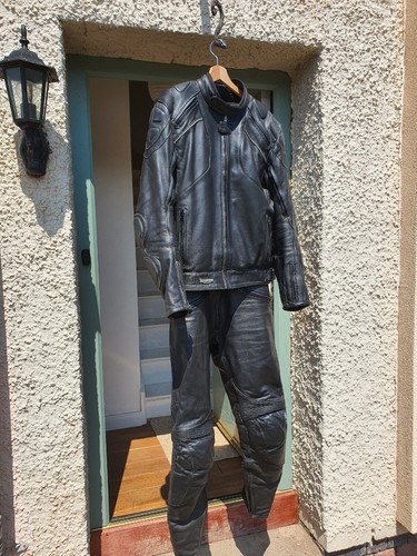 Triumph piece leather bike - triumph, 2