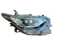 Toyota Auris Genuine Front