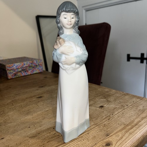 Nao lladro girl - girl, with