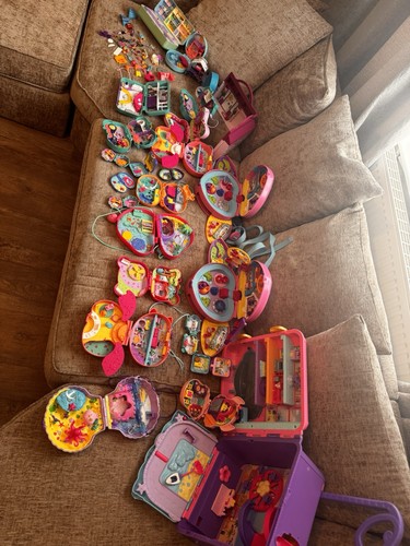 Massive polly pocket bundle - massive, 25
