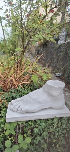 Large greek roman - style, foot