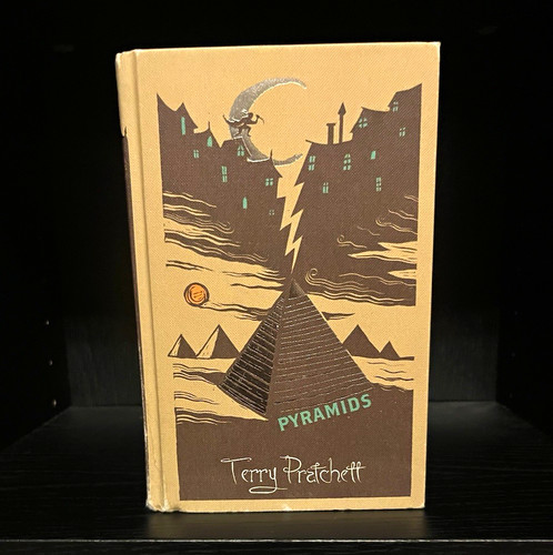 Terry pratchett pyramids - pratchett,