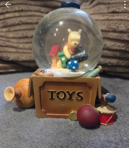 Winnie the pooh - winnie,