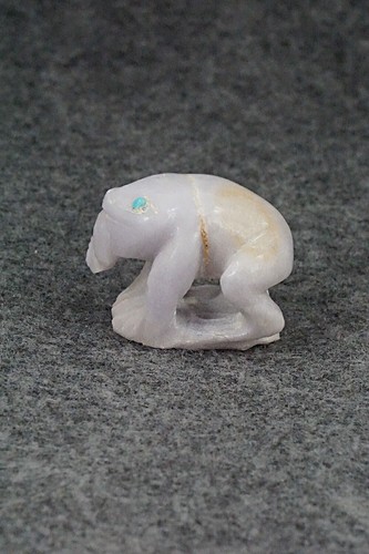 Frog zuni fetish carving - zuni,