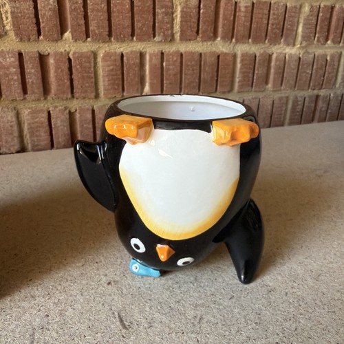 Huddle penguin shaped - huddle, mug