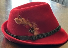 Kitzo Alpen Red Wool Feather