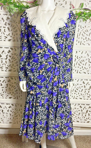 Vintage liz roberts mary - by,