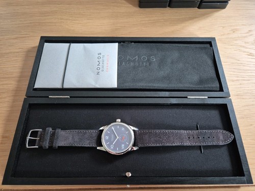 Nomos glashutte club - glashutte, campus