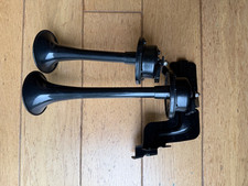 Pair fanfare horns high - of,