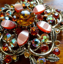 vintage AB amber rhinestone lucite flower gold tone 1950s brooch -441